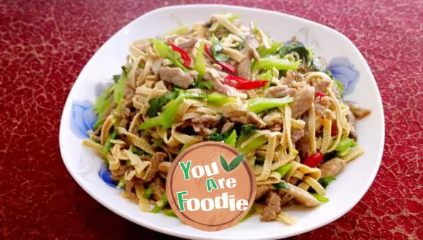 Fried shredded pork with celery and bean skin