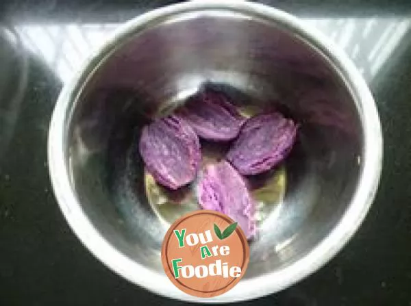 Natural color purple potato steamed bread