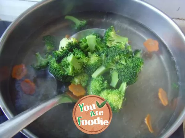 Fresh and refreshing --- broccoli in oyster sauce