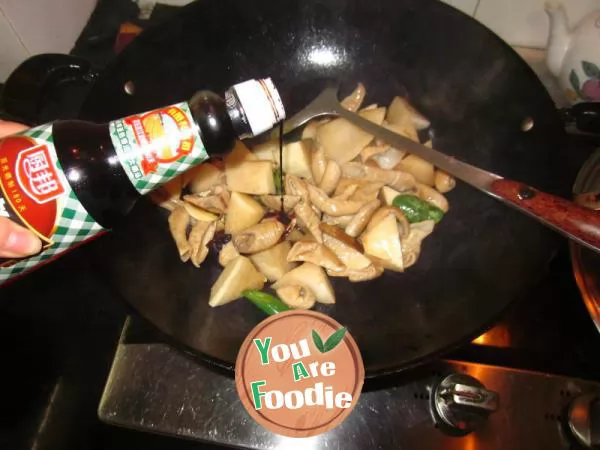[braised donkey intestines with radish] make the most delicious home-made dish with the simplest materials