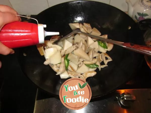 [braised donkey intestines with radish] make the most delicious home-made dish with the simplest materials