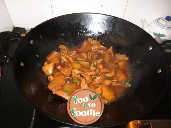 [braised donkey intestines with radish] make the most delicious home-made dish with the simplest materials