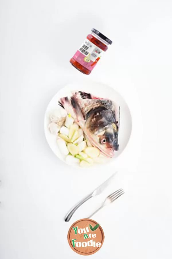 Steamed fish head with fresh pepper