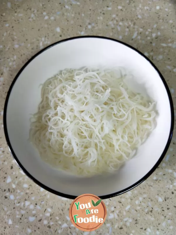 Boiled powder of fish head and cabbage