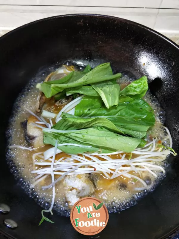 Boiled powder of fish head and cabbage