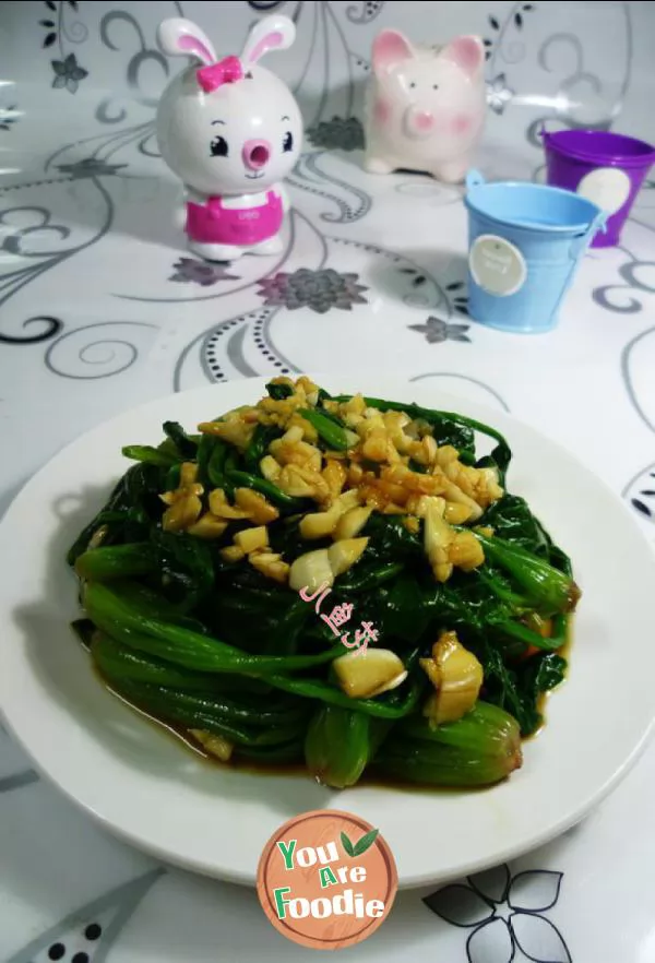 Mixed-spinach-with-raw-garlic