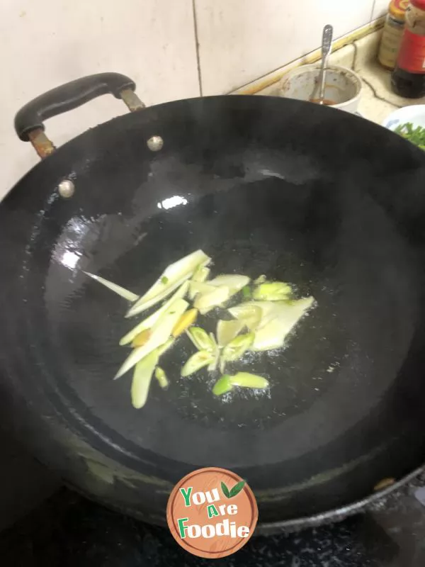 Stir fried balsam pear with green pepper