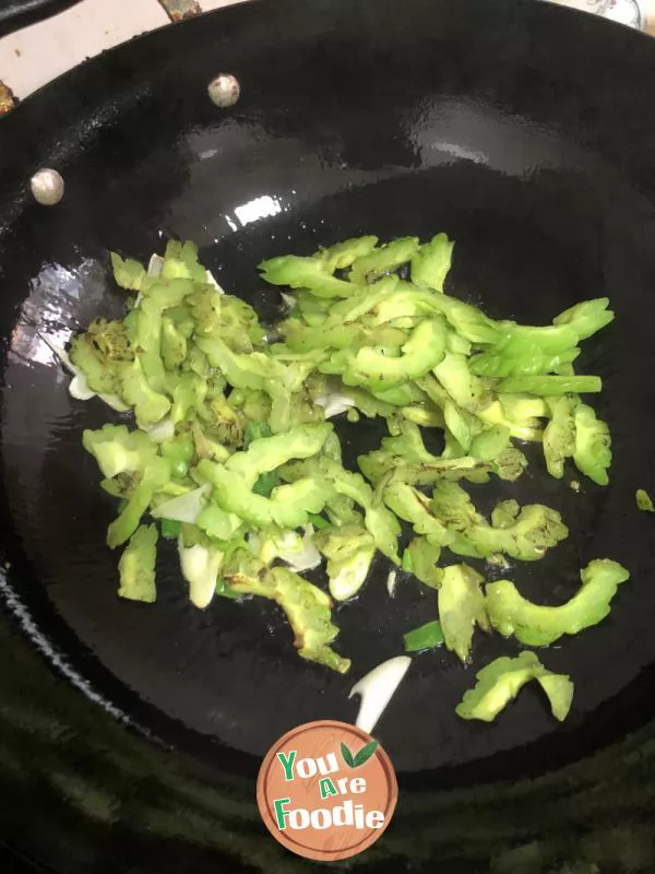 Stir fried balsam pear with green pepper