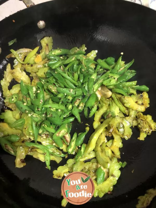 Stir fried balsam pear with green pepper