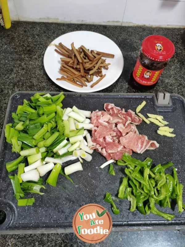 Fried Pork Slices with Dried Beans and Garlic