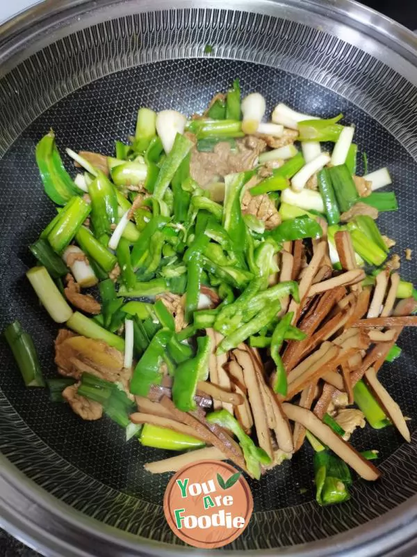 Fried Pork Slices with Dried Beans and Garlic