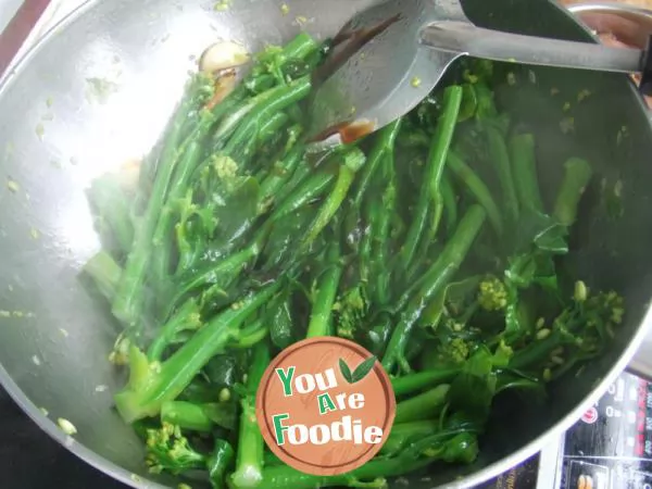 Fried pork with Hong Kong broccoli