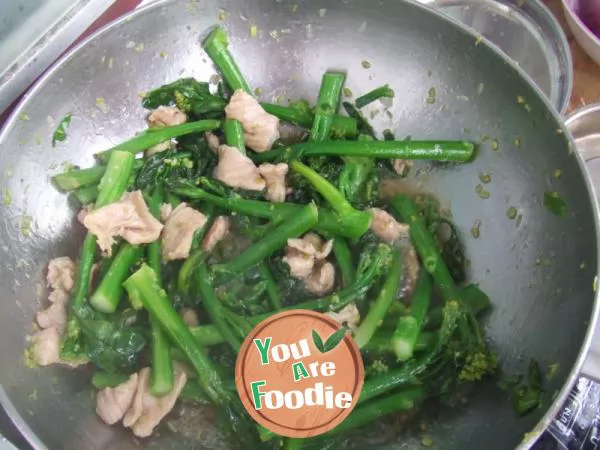 Fried pork with Hong Kong broccoli