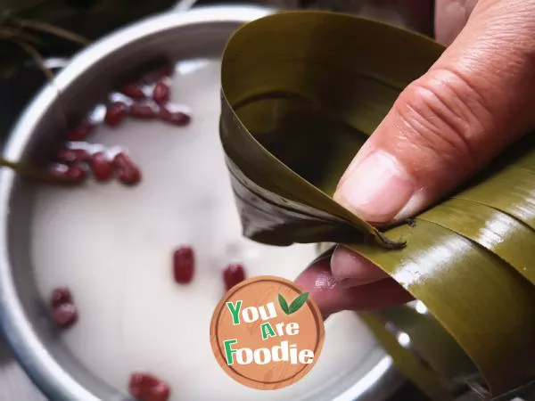 Rice dumplings with red dates and honey beans