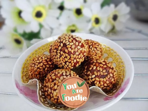 Sesame glutinous rice balls