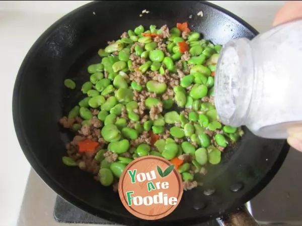 Fried broad bean rice with minced meat