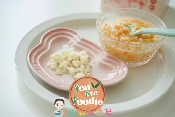 Supplementary-food-for-more-than-8-months:-steamed-cod-&-pork-and-carrot-porridge