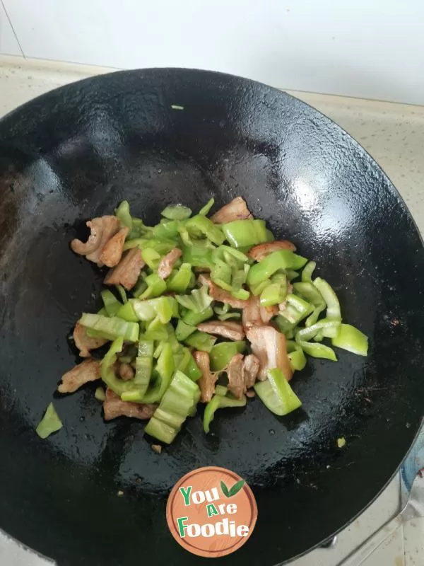 Fried Pork with Chili