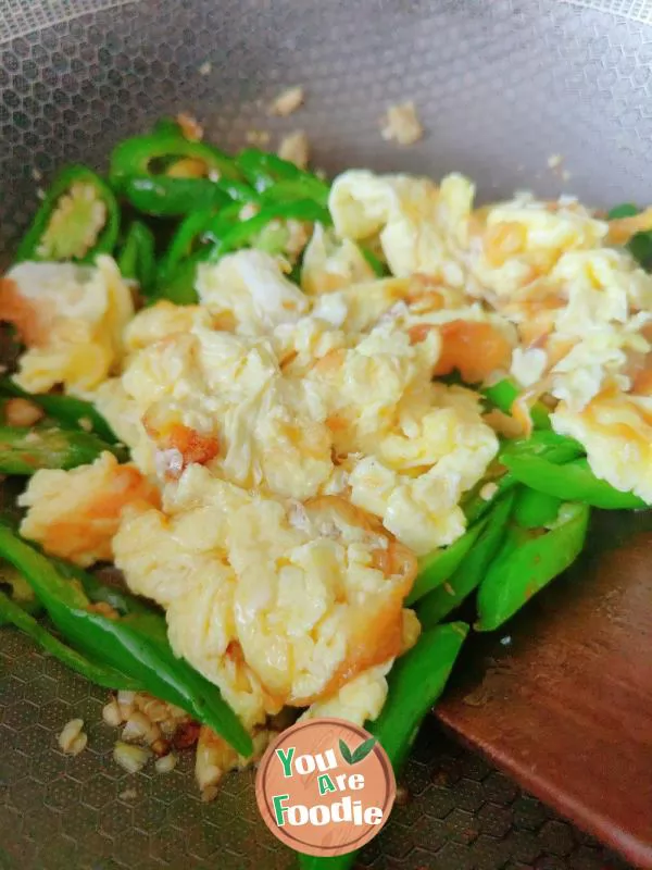 Scrambled Eggs with Green Peppers