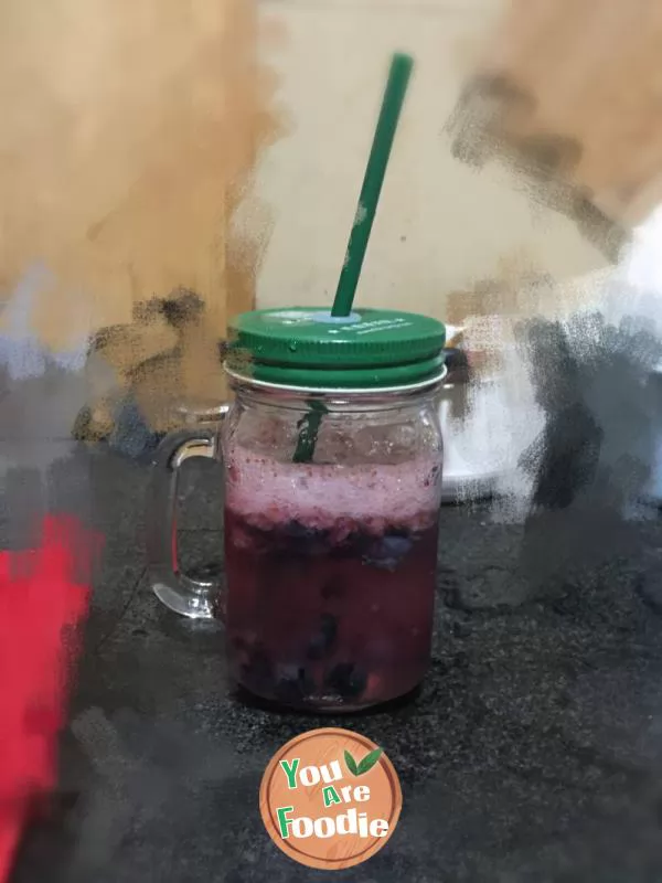 Blueberry bubble water