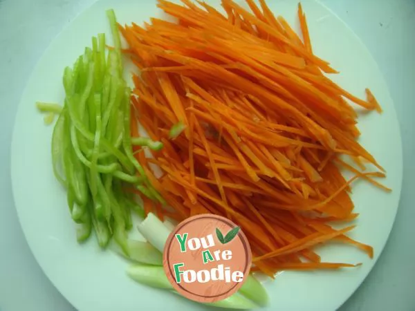 Simple Kwai stir fry ~ ~ stir fried shredded carrot with vegetable