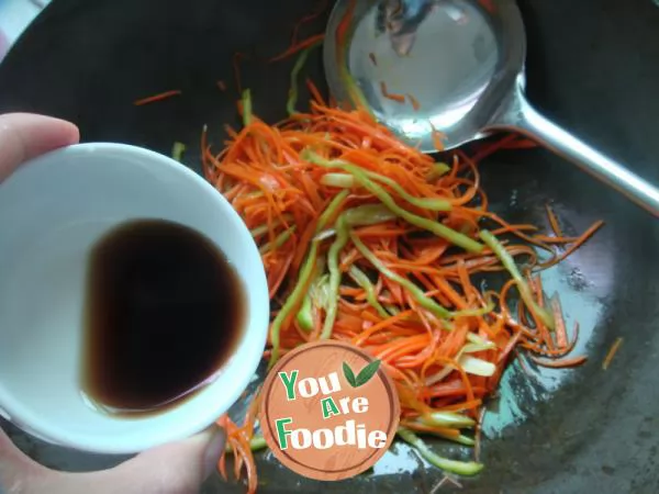 Simple Kwai stir fry ~ ~ stir fried shredded carrot with vegetable