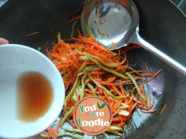 Simple Kwai stir fry ~ ~ stir fried shredded carrot with vegetable