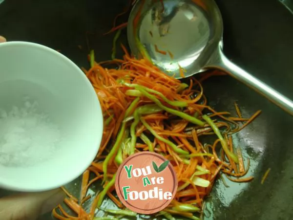 Simple Kwai stir fry ~ ~ stir fried shredded carrot with vegetable