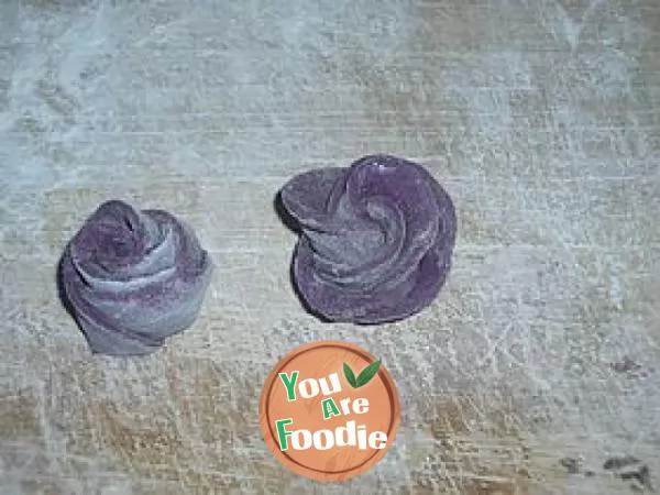 Purple potato pattern steamed bread