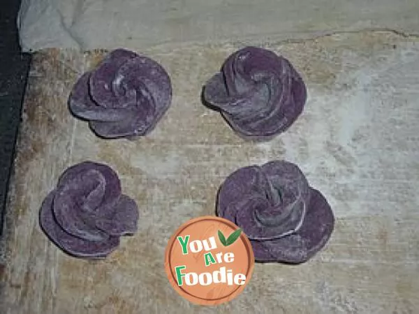 Purple potato pattern steamed bread