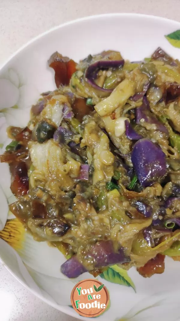 Stir-fried-Century-egg-with-pepper-and-eggplant