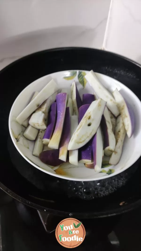 Stir fried Century egg with pepper and eggplant