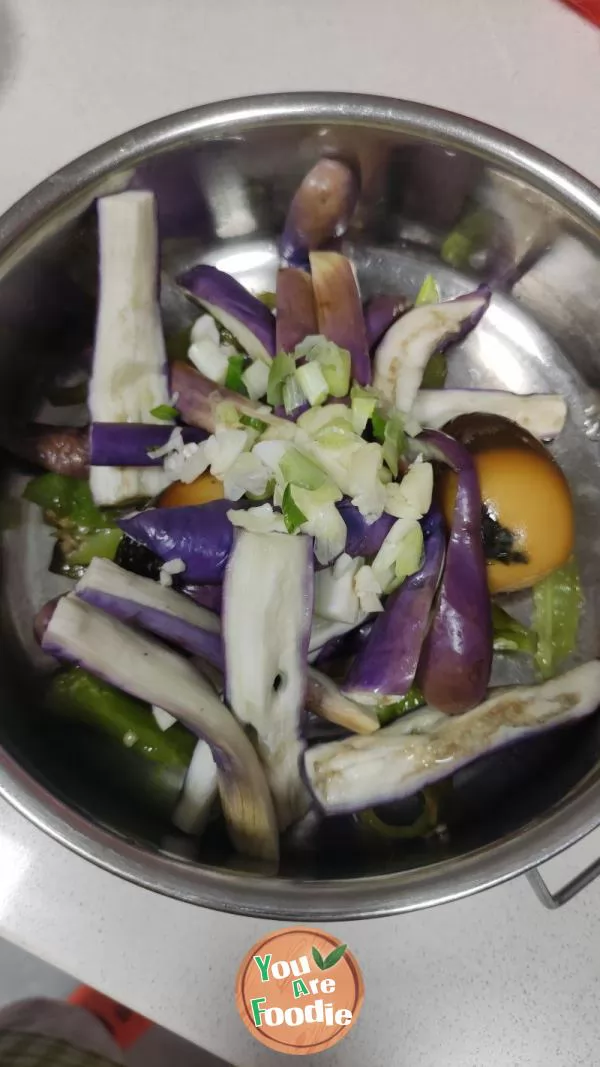 Stir fried Century egg with pepper and eggplant