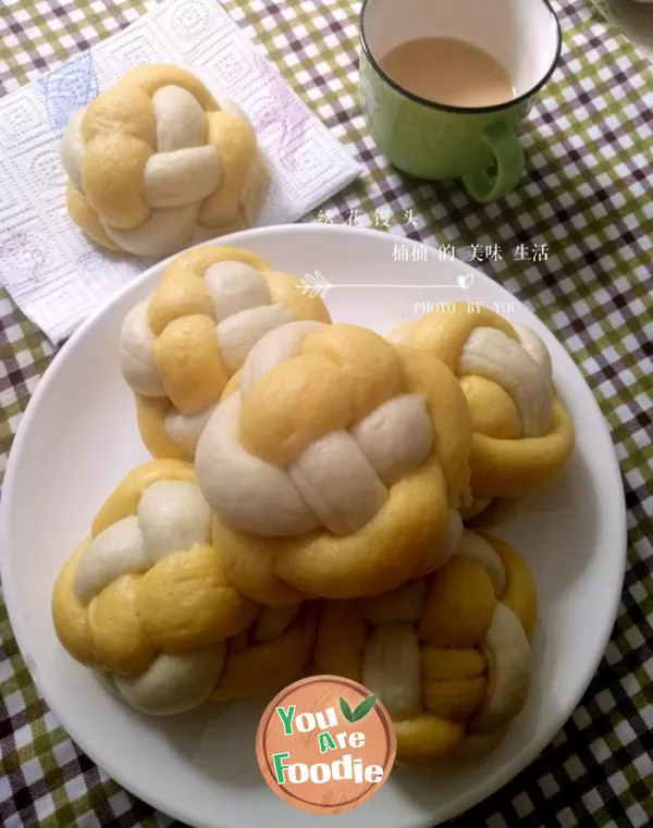 Hydrangea steamed bun