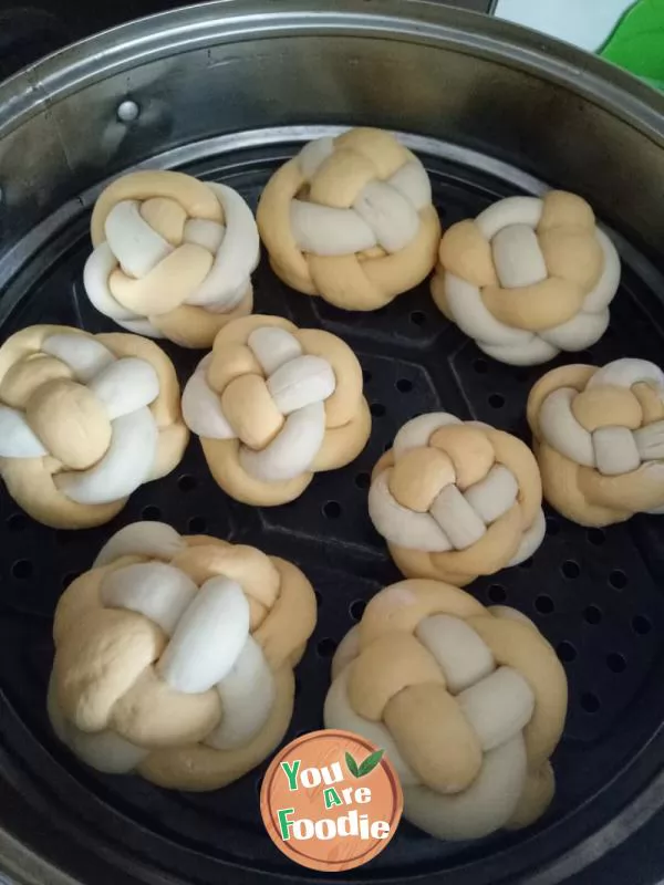 Hydrangea steamed bun