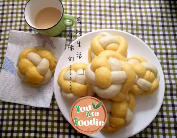 Hydrangea steamed bun
