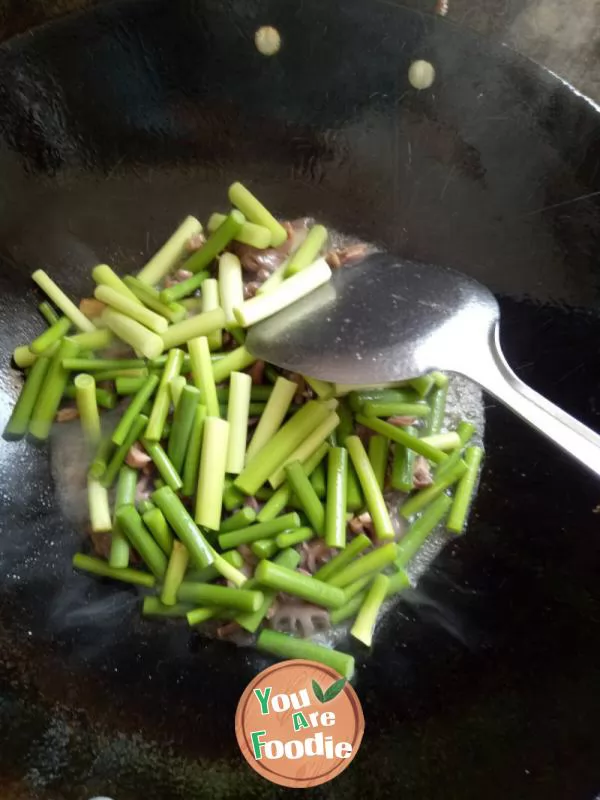 Fried Duck Gizzard with garlic sprouts