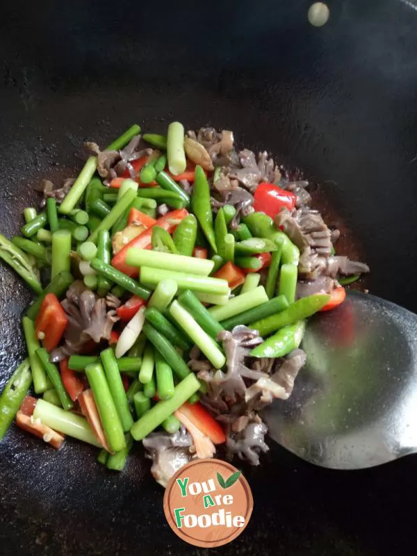 Fried Duck Gizzard with garlic sprouts