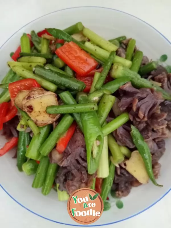 Fried Duck Gizzard with garlic sprouts