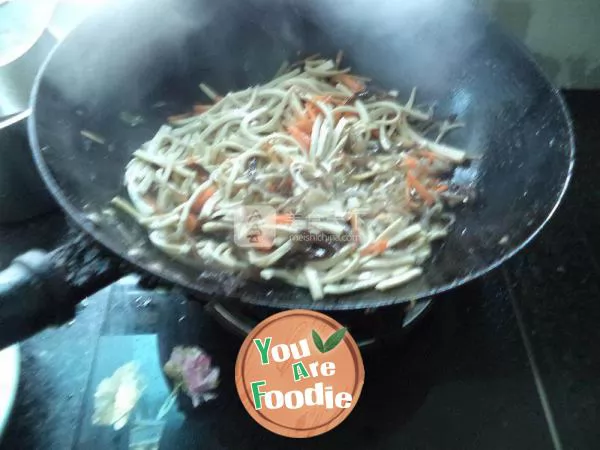 Shredded tofu with celery, cuttlefish and fungus