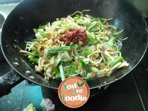 Shredded tofu with celery, cuttlefish and fungus