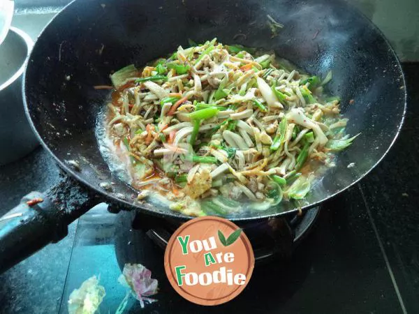 Shredded tofu with celery, cuttlefish and fungus