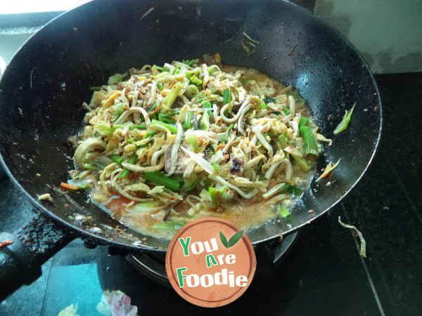 Shredded tofu with celery, cuttlefish and fungus