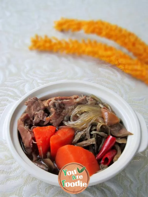 Stewed-beef-ribs-with-dried-cowpeas-and-carrots