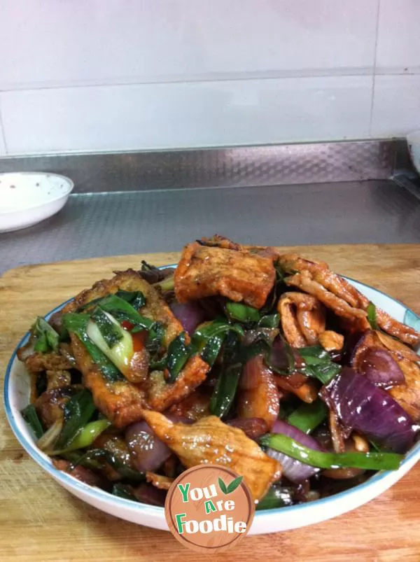 Mom's private dish --- bear paw tofu, raw and fried meat