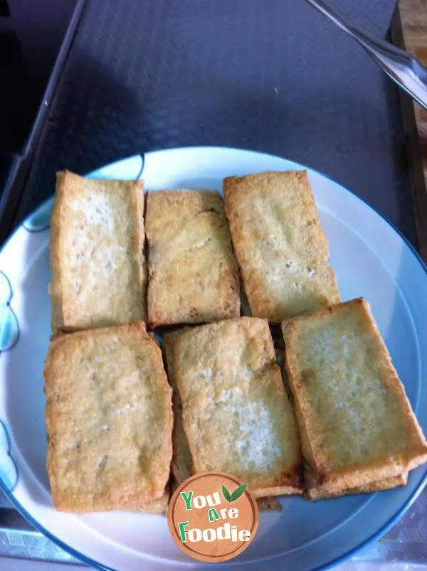 Mom's private dish --- bear paw tofu, raw and fried meat