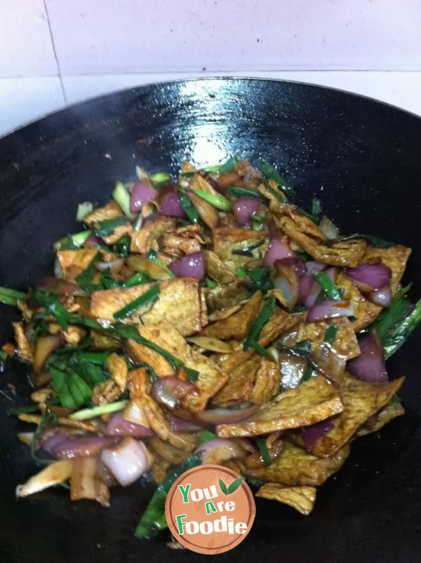 Mom's private dish --- bear paw tofu, raw and fried meat