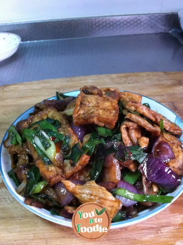 Mom's private dish --- bear paw tofu, raw and fried meat