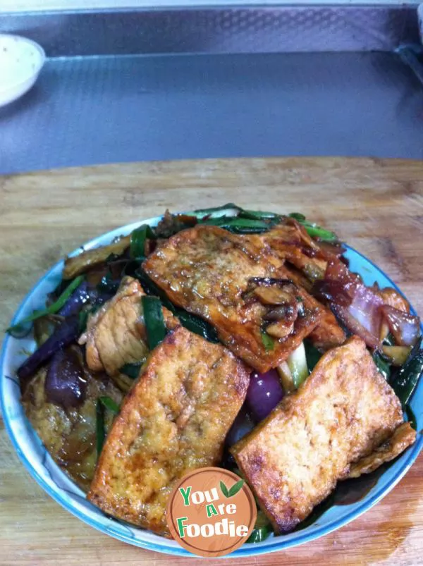 Mom's private dish --- bear paw tofu, raw and fried meat