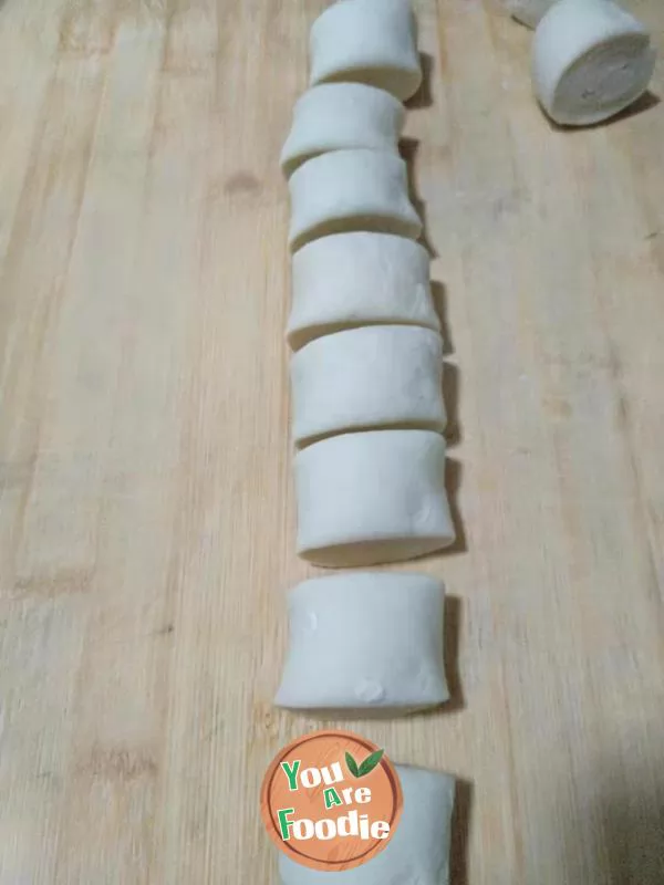 Mushroom steamed stuffed bun simulation